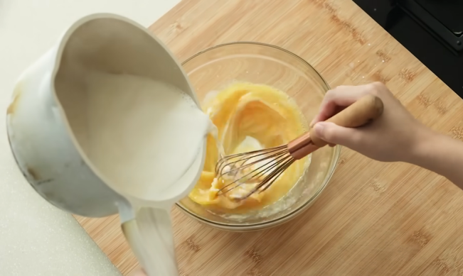 Bahan caramel pudding. (Youtube)